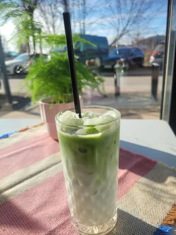 Matcha Mleczna Kokosowa — Barista i Bambino Gdańsk