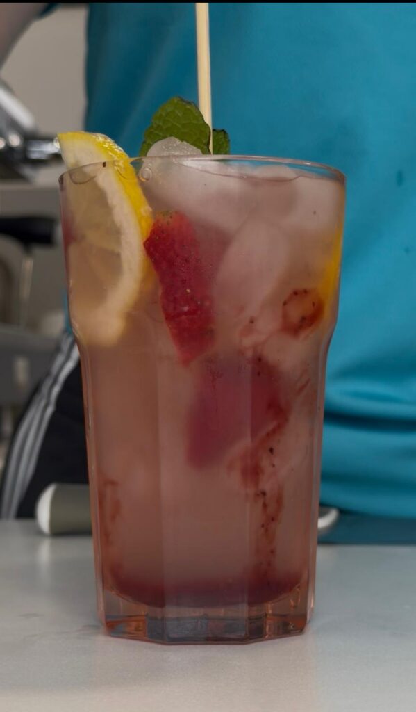 Lemoniada truskawkowa — Barista i Bambino Gdańsk